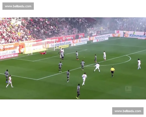 激战全程回放：最新足球赛事精彩瞬间实时直播解说